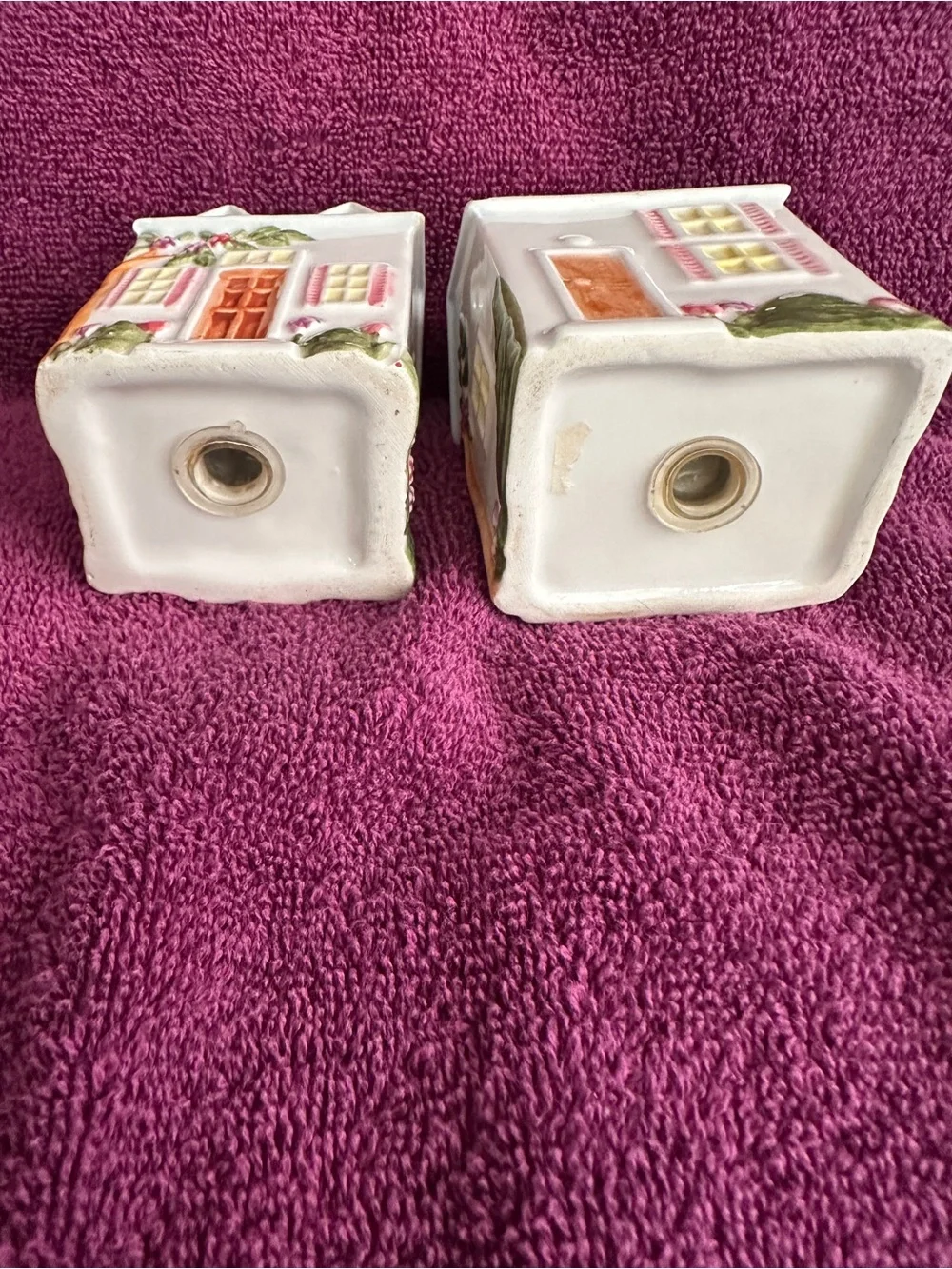 Pink & White Cottage Ceramic Salt and Pepper Shaker Set - Picture 5 of 5